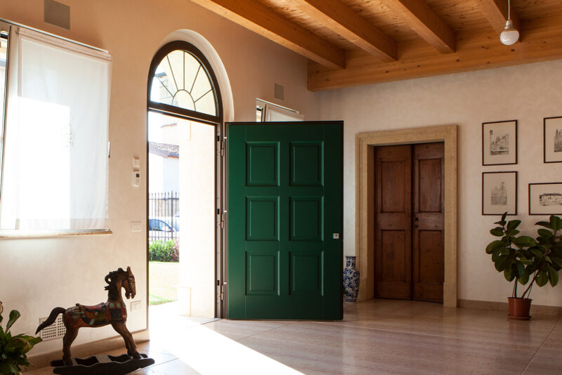 EXPOSED HINGES - Image 3