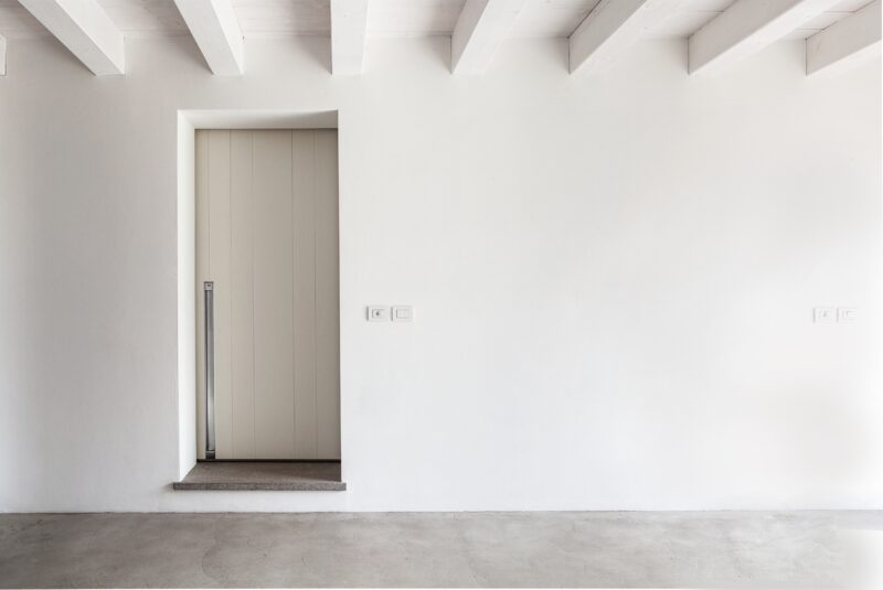 SLIDING DOORS